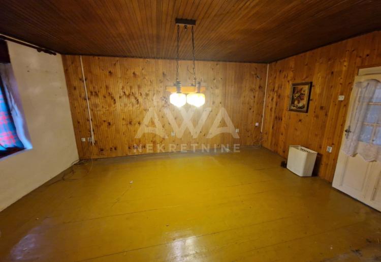 Odmah useljiva kuća 143 m2 - veliki plac 18 ar