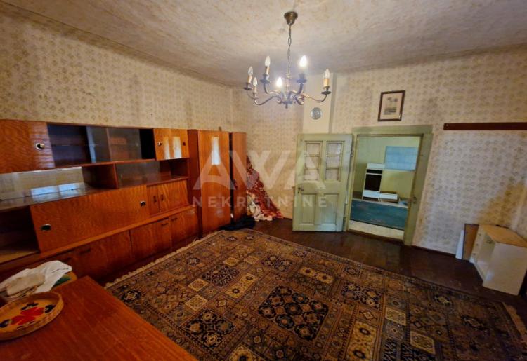 Odmah useljiva kuća 143 m2 - veliki plac 18 ar