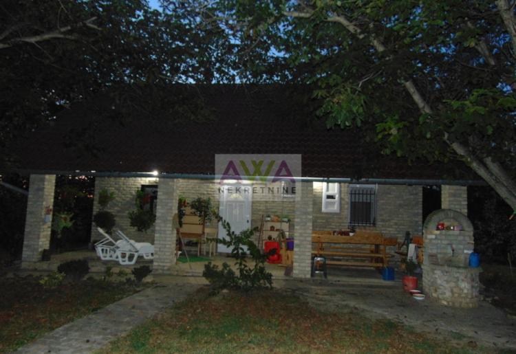 Salaš sa voćnjakom na 8140 m² – Sombor, 7 km od centra