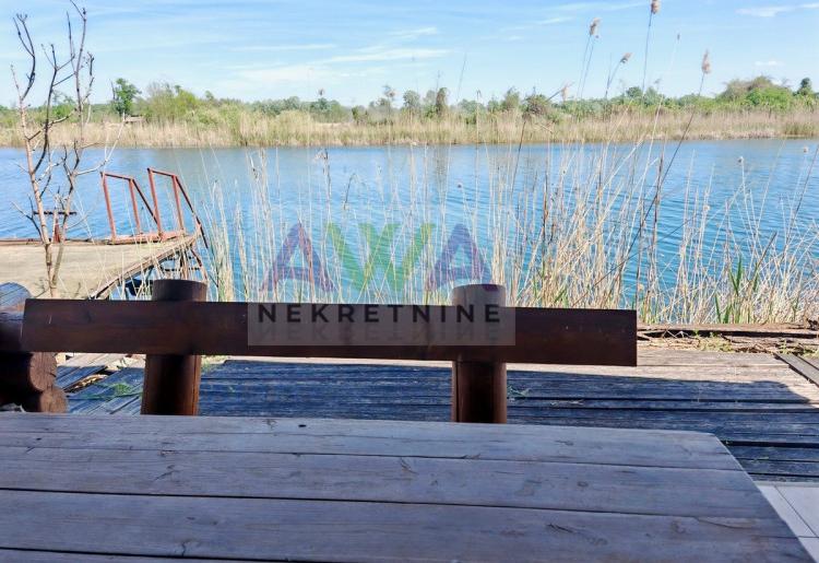 Bezdan. Kenđija. Vikendica, oko 60m2 sa terasom