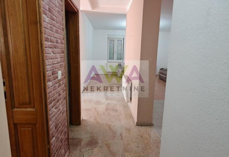 Čonoplja. Porodični dom, za višečlanu porodicu