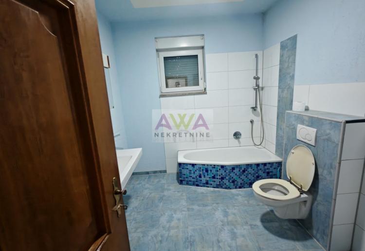 Čonoplja. Porodični dom, za višečlanu porodicu