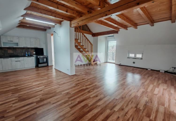 Čonoplja. Porodični dom, za višečlanu porodicu