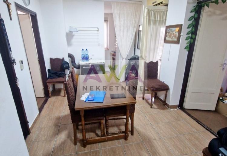 Apatin – Blok 112, trosoban stan 74m², I sprat, namešten