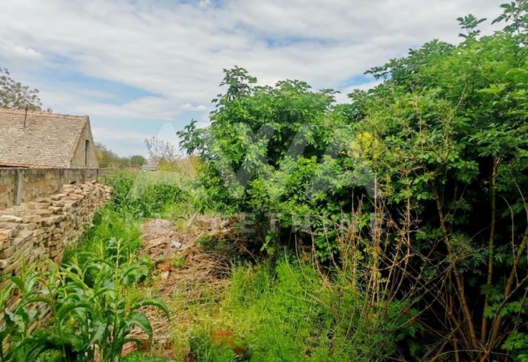 Stapar – Kuća 127m², prizemna, nameštena, terasa i dvorište