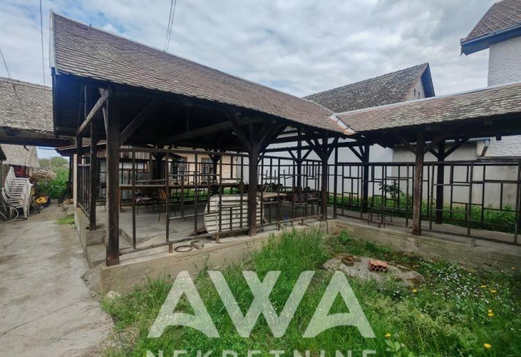 Stapar – Kuća 127m², prizemna, nameštena, terasa i dvorište