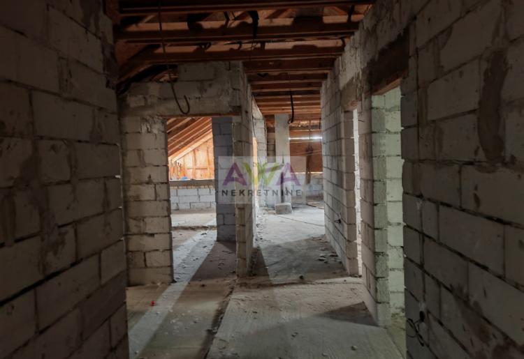 Kuća sa velikim potencijalom – mogućnost više stambenih jedinica, Apatin (blizina centra)