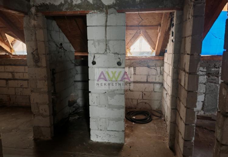 Kuća sa velikim potencijalom – mogućnost više stambenih jedinica, Apatin (blizina centra)