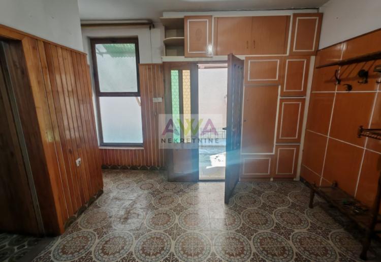 Kuća sa velikim potencijalom – mogućnost više stambenih jedinica, Apatin (blizina centra)