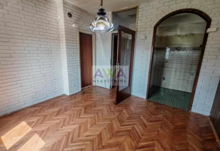 Kuća sa velikim potencijalom – mogućnost više stambenih jedinica, Apatin (blizina centra)