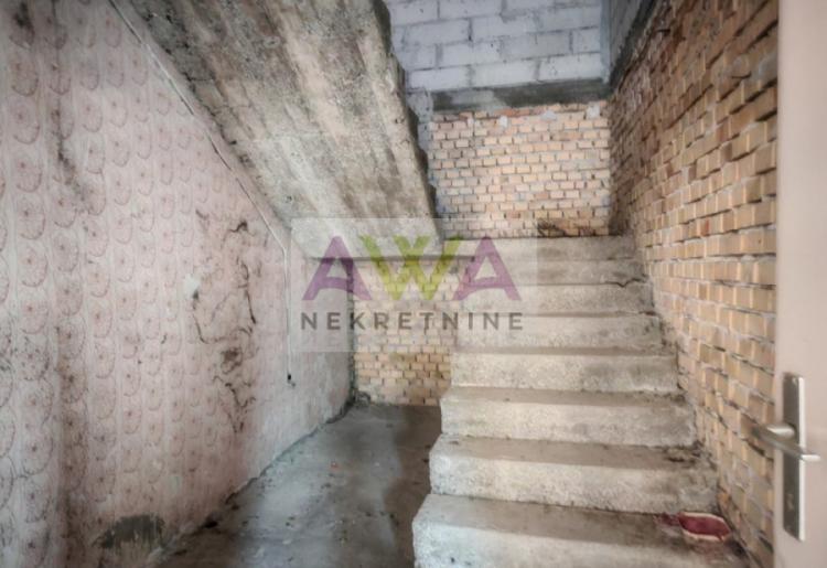 Kuća sa velikim potencijalom – mogućnost više stambenih jedinica, Apatin (blizina centra)