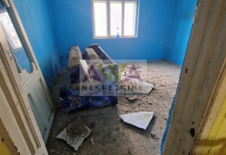 Bezdan. Kuća 91m2, plac 18ar