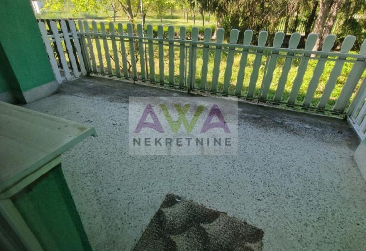Sombor – renovirana kuća 186m², dve garaže, mirna lokacija