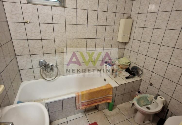 Sombor – renovirana kuća 186m², dve garaže, mirna lokacija