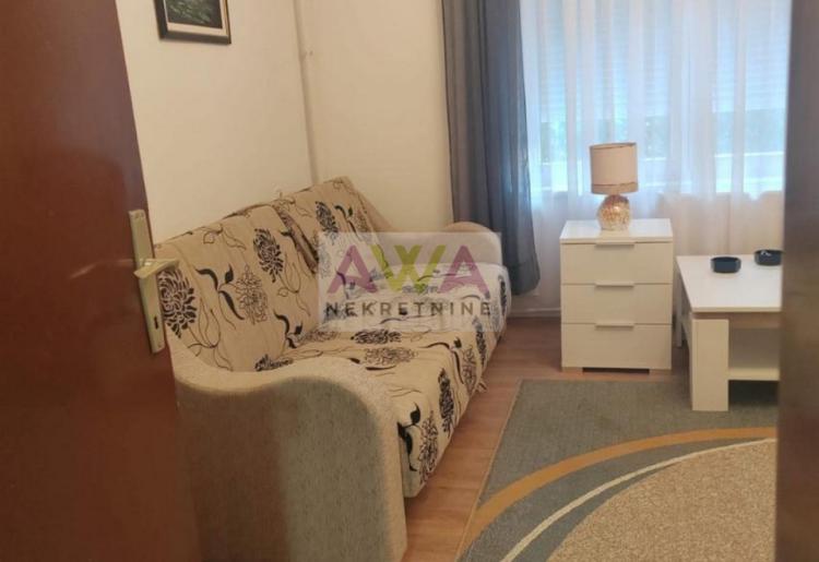 Sombor – renovirana kuća 186m², dve garaže, mirna lokacija