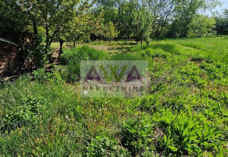Sombor – renovirana kuća 186m², dve garaže, mirna lokacija