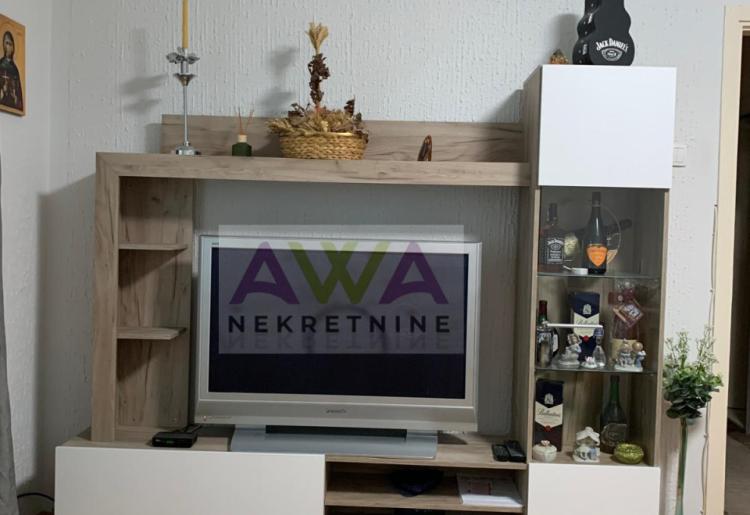 Sombor, Nova Selenča – Dvoiposoban stan 59m², I sprat, namešten