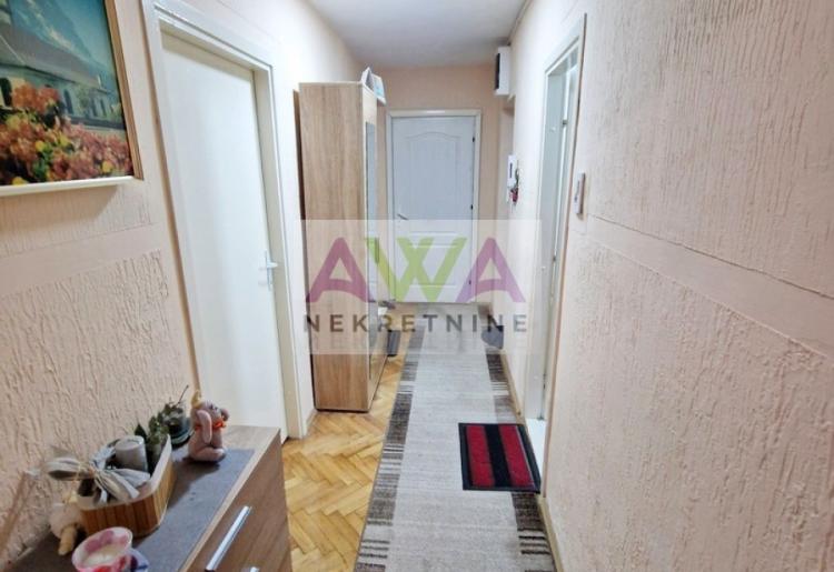 Sombor, Nova Selenča – Dvoiposoban stan 59m², I sprat, namešten
