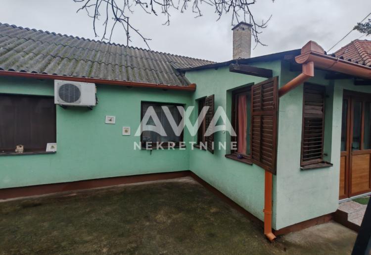 Sombor, Gornja Varoš – dve kuće na jednom placu, gas, garaža