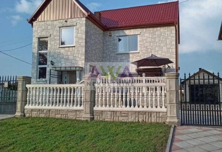 Aleksa Šantić. Porodična kuća 80 m2 u osnovi, plac 6ar