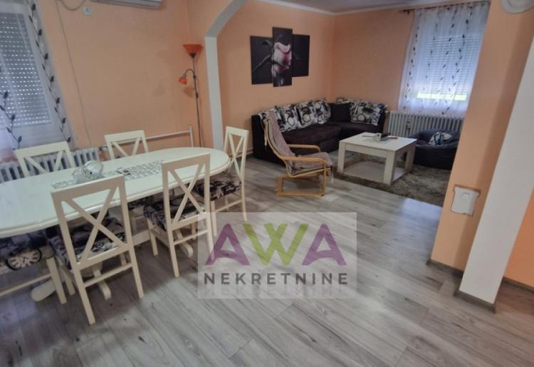 Bački Gračac – Kuća sa lokalom i garažom, plac 650m²