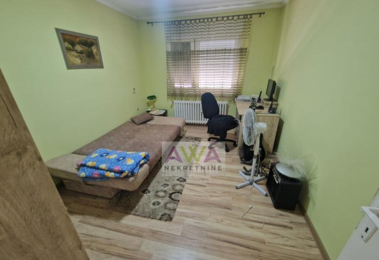 Bački Gračac – Kuća sa lokalom i garažom, plac 650m²