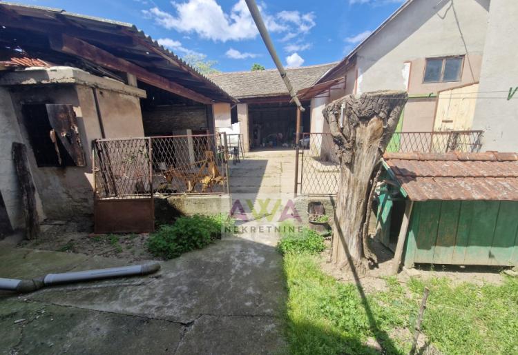 Bački Gračac – Kuća sa lokalom i garažom, plac 650m²