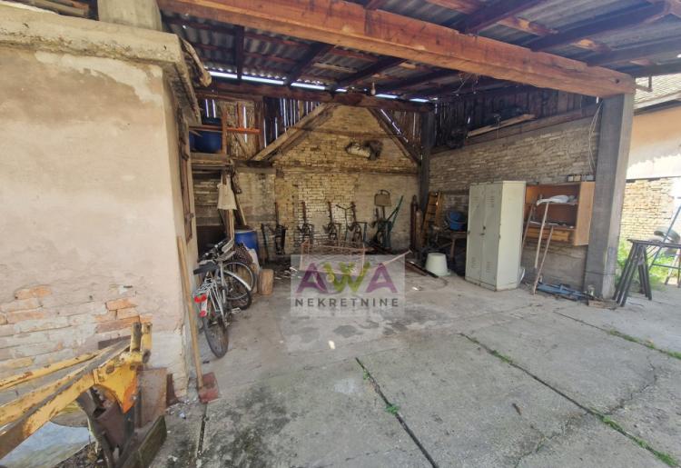 Bački Gračac – Kuća sa lokalom i garažom, plac 650m²