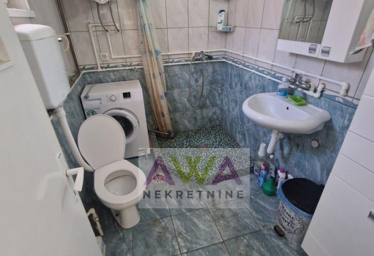 Bački Gračac – Kuća sa lokalom i garažom, plac 650m²