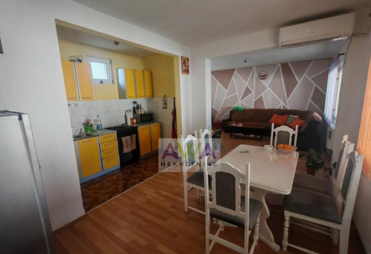 Sombor, Naselje Goge – Kuća 102m² na placu 719m² sa pomoćnim objektima i garažom
