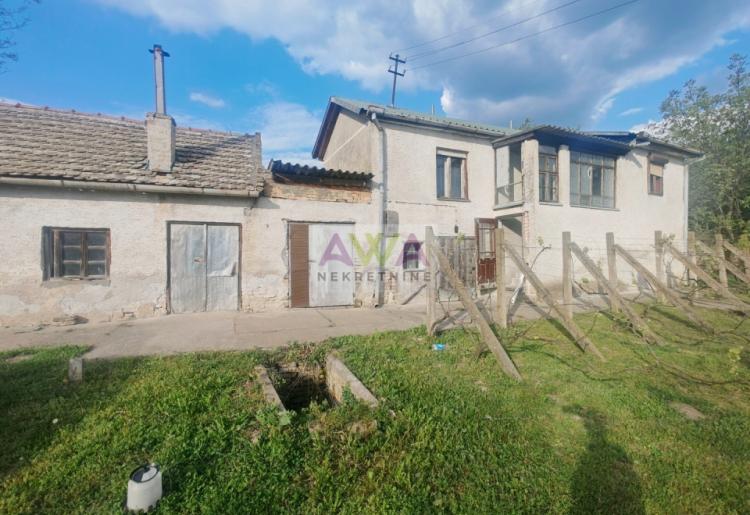 Imanje za život i proizvodnju – vinograd, voćnjak i podrum u Sivcu