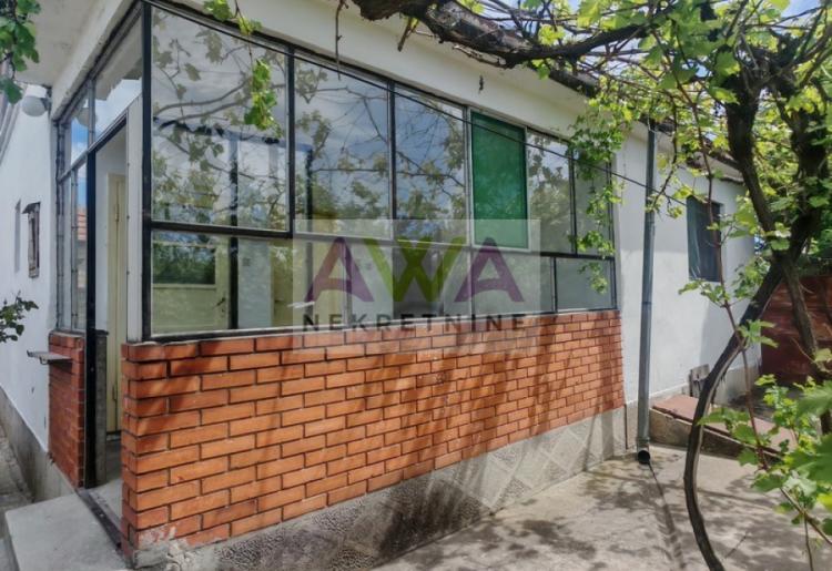 Apatin – Dve kuće po ceni jedne, plac 553m2