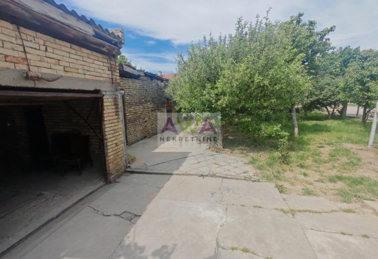 Apatin – Dve kuće po ceni jedne, plac 553m2