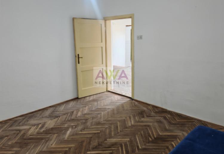 Apatin – Dve kuće po ceni jedne, plac 553m2