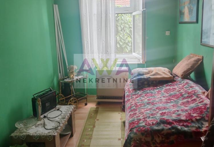 Sombor – Trosobna kuća 99m2 u blizini škole, plac 527m2