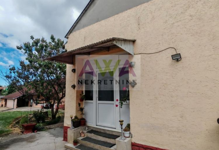 Sombor – Trosobna kuća 99m2 u blizini škole, plac 527m2