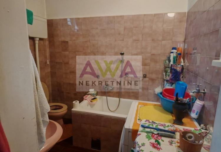 Sombor – Trosobna kuća 99m2 u blizini škole, plac 527m2