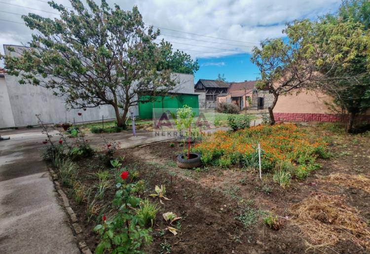 Sombor – Trosobna kuća 99m2 u blizini škole, plac 527m2