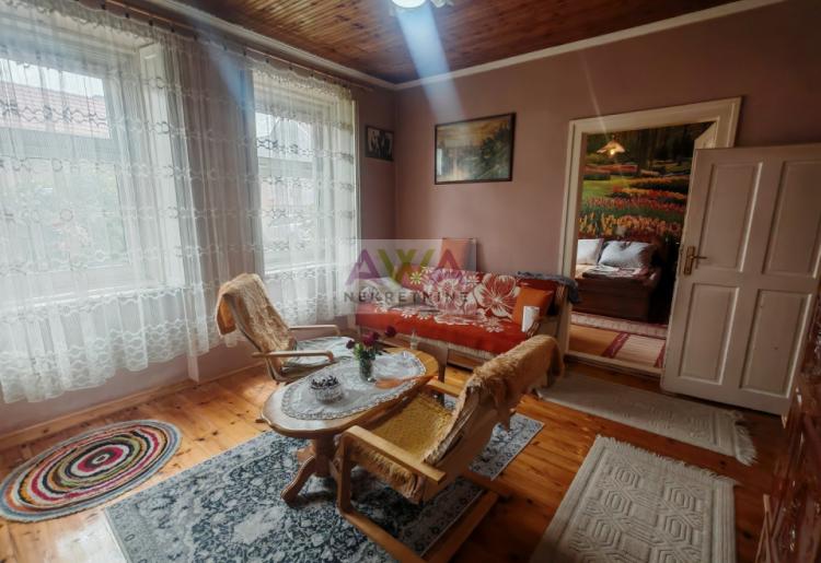 Sombor – Trosobna kuća 99m2 u blizini škole, plac 527m2