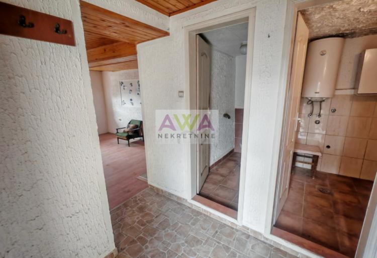 Bezdan. Prizemna kuća 89m2, plac 4ar