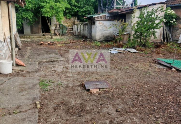Bezdan. Prizemna kuća 89m2, plac 4ar