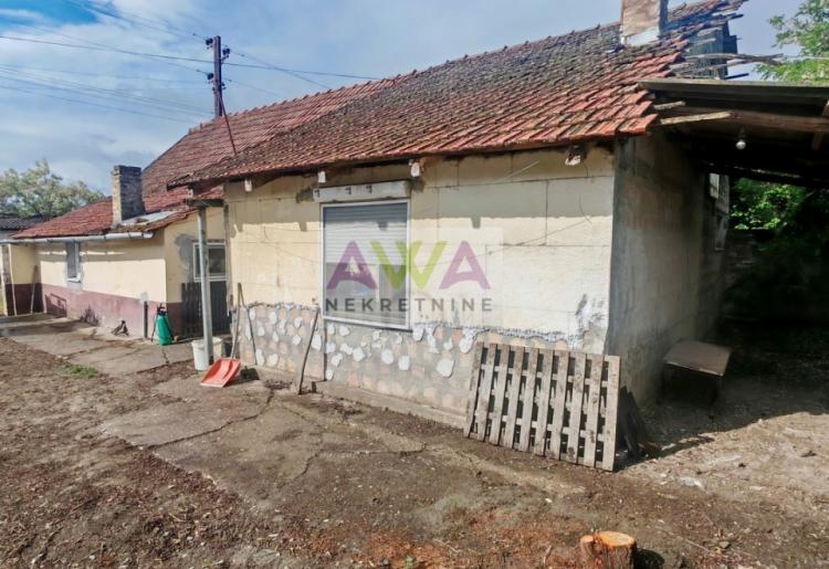 Bezdan. Prizemna kuća 89m2, plac 4ar