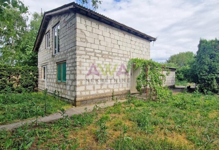 Predgrađe Sombora, Šikara. Spratna kuća 181m2