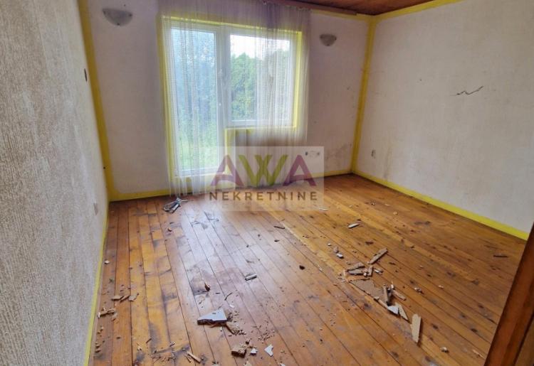 Predgrađe Sombora, Šikara. Spratna kuća 181m2