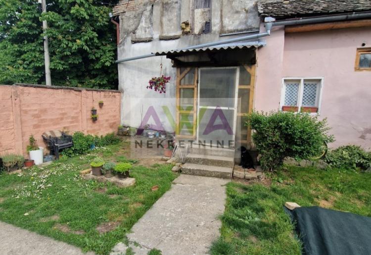 Odžaci – Dvosoban, namešten dvorišni stan 49m2