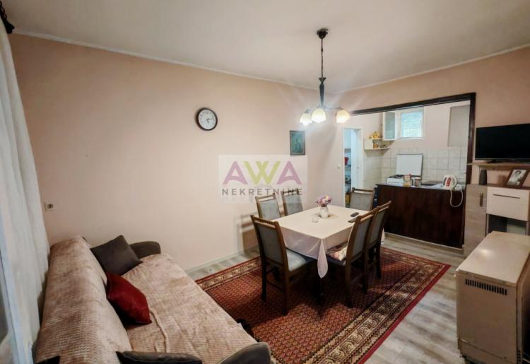 Prigrevica – Očuvana kuća 169m², pomoćni objekti, voćnjak, mogućnost kupovine preko konkursa