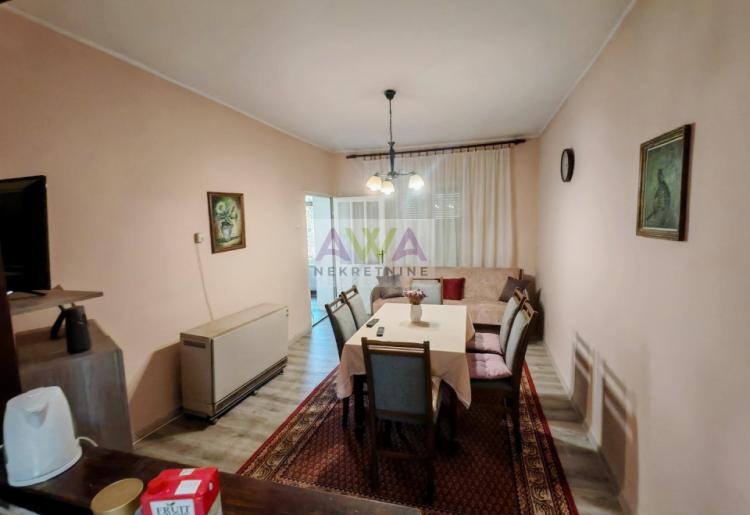 Prigrevica – Očuvana kuća 169m², pomoćni objekti, voćnjak, mogućnost kupovine preko konkursa