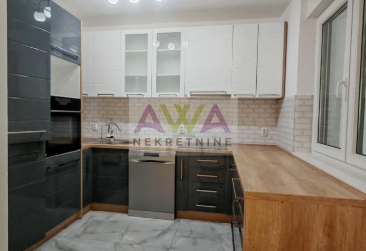 Centar Sombora – Trosoban stan 79m² sa garažom, prvi sprat
