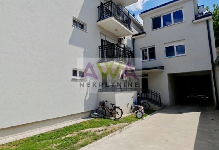 Centar Sombora – Trosoban stan 79m² sa garažom, prvi sprat