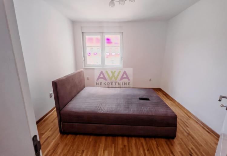 Centar Sombora – Trosoban stan 79m² sa garažom, prvi sprat